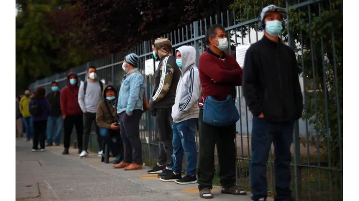 Filas en el Registro Civil para obtener ClaveÚnica