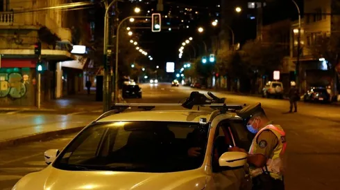 Las multas por infringir el toque de queda ascienden hasta los 50 millones de pesos.