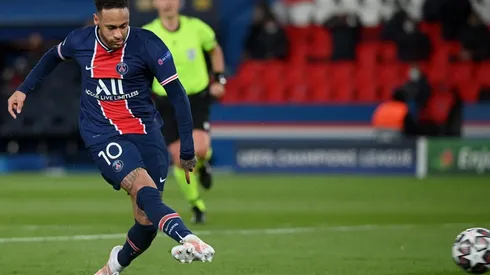 El brasileño aún no decide si renovar contrato con el PSG.