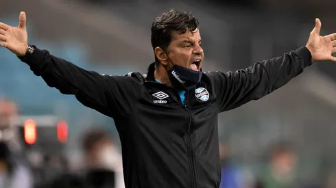 Renato Gaúcho queda afuera del banquillo de Gremio.