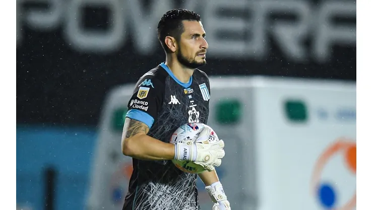 Arias le dio a Racing el paso a la ronda de dieciséis mejores del certamen.