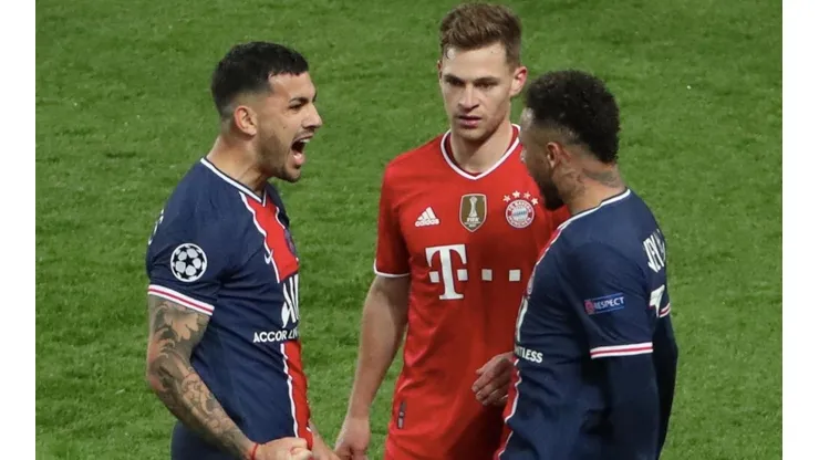 Neymar y Paredes: el festejo justo frente a Kimmich, quien había calentado la previa del PSG-Bayern.