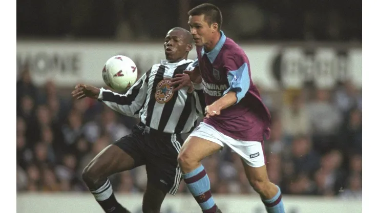 El Tino Asprilla jugando en Newcastle