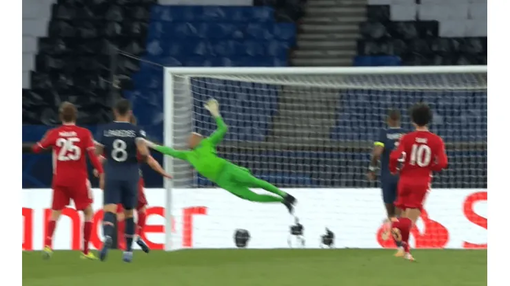 Keylor Navas y una volada que vale la clasificación del PSG a semis de Champions League.