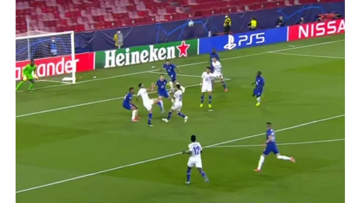El golazo de chilena del iraní Mehdi Taremi
