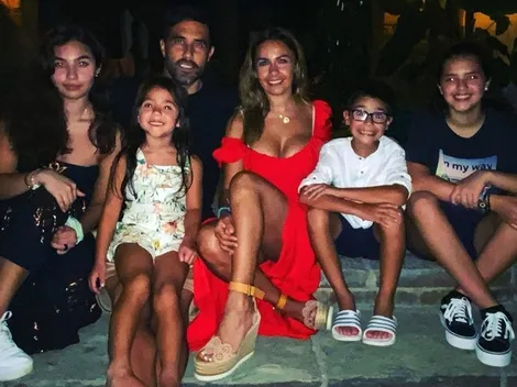 Claudio Bravo celebra su cumpleaños como "The Chilean Wall"