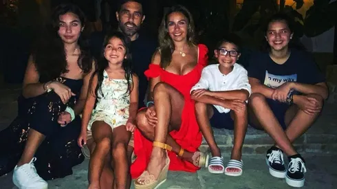 Claudio Bravo celebra su cumpleaños como "The Chilean Wall"