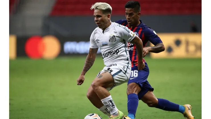 Soteldo y el Santos se meten en la fase de grupos de Copa Libertadores; San Lorenzo eliminado va a la Sudamericana.