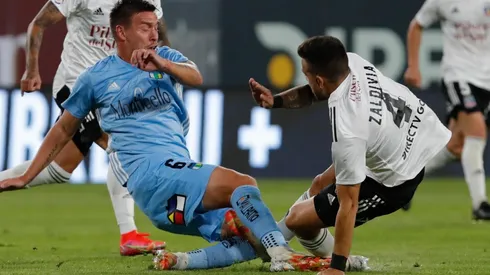 El momento en que Zaldivia le entró duro a Cahais y se llevó la roja. Todo solucionado ya, según ambas partes.