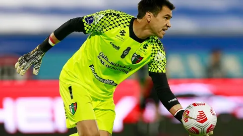 El ex portero de la UC fue figura ante Everton.