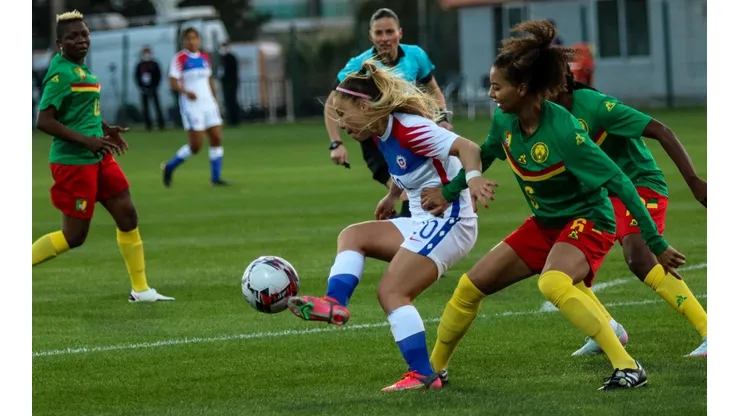 La Roja femenina se juega la clasificación a los JJOO este martes ante Camerún.