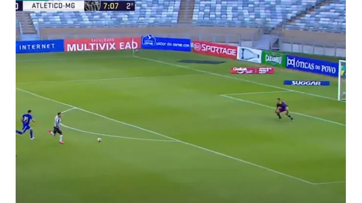Edu Vargas estuvo muy cerca de marcar ante Cruzeiro