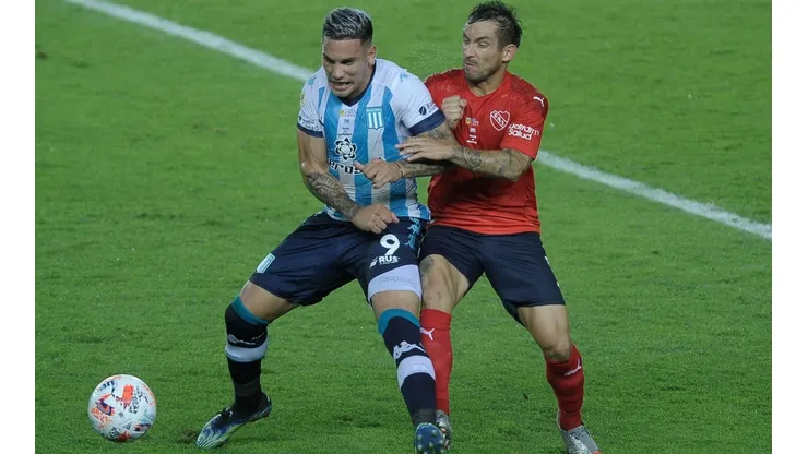 Enzo Copetti, de Racing, marcó el único gol del Clásico de Avellaneda.