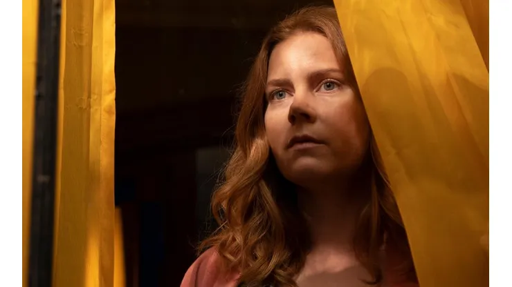 Amy Adams interpreta a una psicóloga agorafóbica en "La Mujer en la Ventana".