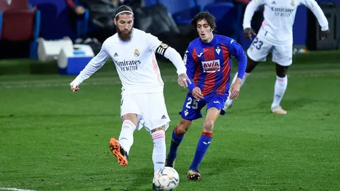 Sergio Ramos está a la espera de definir su futuro con Real Madrid.