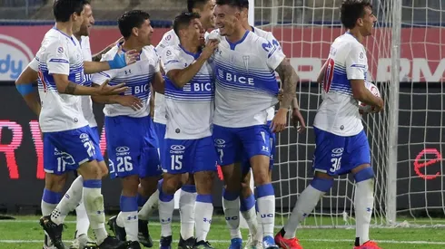 La Católica aprueba aumento de capital para la modernización del estadio San Carlos.