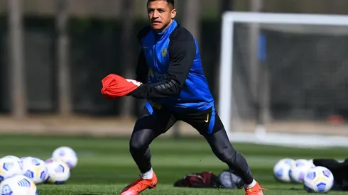 Alexis Sánchez entrena con todo para el partido contra Cagliari y voces lo ponen como titular.