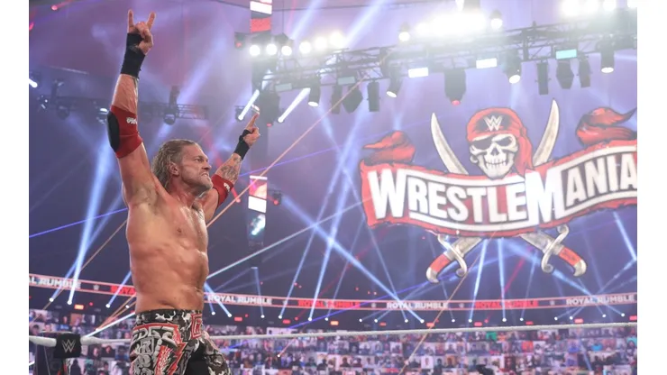 Edge protagonizará el evento estelar del día domingo de WrestleMania ante Roman Reigns y Daniel Bryan por el título Universal.
