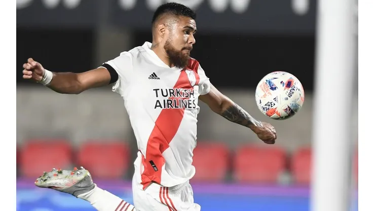 El chileno Paulo Díaz tuvo un nuevo partido destacado en la defensa de River Plate.