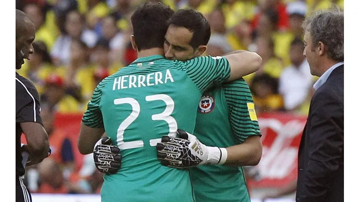 Johnny Herrera y Claudio Bravo en la selección chilena.