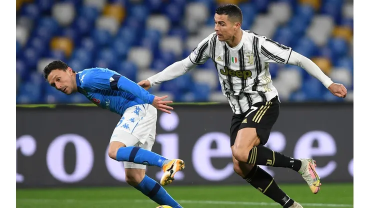 Este duelo puede ser crucial. Si la Juve se llega a quedar fuera de la Champions League, rodarán cabezas en Turín.