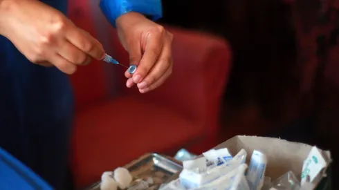 Conoce la postura del Minsal sobre una tercera dosis de la vacuna