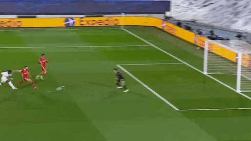 Vinicius Junior definió de gran manera para poner en ventaja a Real Madrid.