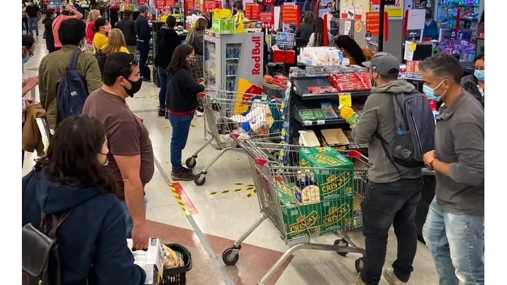 La medida busca descongestionar los supermercados reduciendo el tipo de productos que son permitidos.
