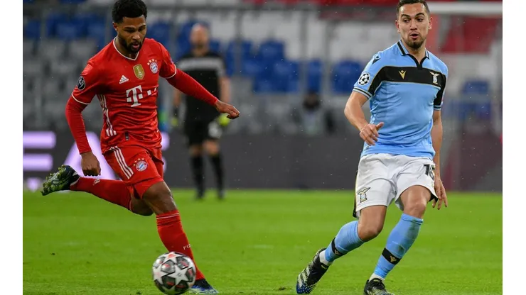 Serge Gnabry dice adiós al inicio de la serie entre Bayern Munich y PSG.
