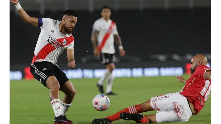 Paulo Díaz se afirma como titular en River Plate y comienza a ser destacado por la prensa argentina