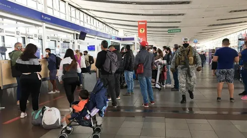 Imagen del Aeropuerto de Santiago, un día antes de que empiece a regir el cierre de las fronteras.