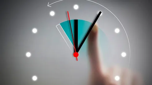 Hoy se atrasa una hora el reloj.