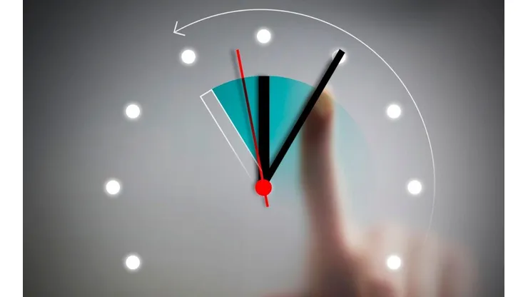 Hoy se atrasa una hora el reloj.