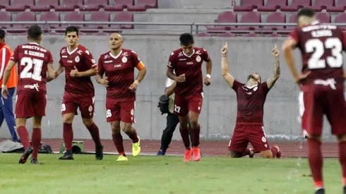 Sebastián Leyton marcó un doblete ante Curicó.