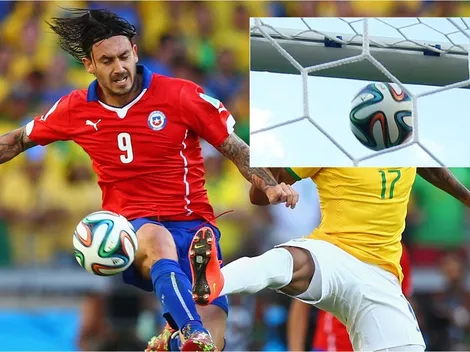 Pinilla explica por qué la pelota dio en el palo ante Brasil