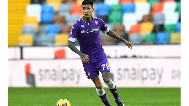 Erick Pulgar fue titular en el empate de Fiorentina ante Genoa.