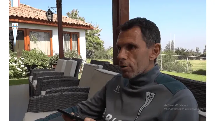 Gustavo Poyet lideró el emotivo llamado a los aficionados de Universidad Católica.