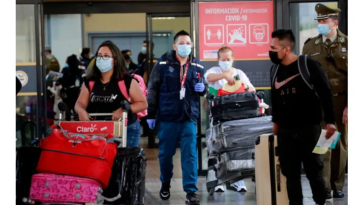 Chile cierra sus fronteras por alza de contagios
