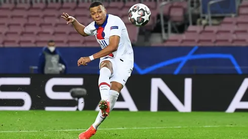 El delantero está siendo cuestionado por su bajo rendimiento en Francia.