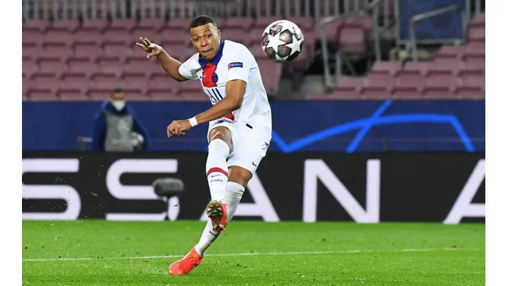 El delantero está siendo cuestionado por su bajo rendimiento en Francia.