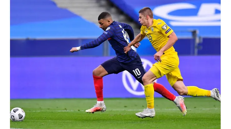 Kylian Mbappé espera salir de Francia luego de las constantes críticas.