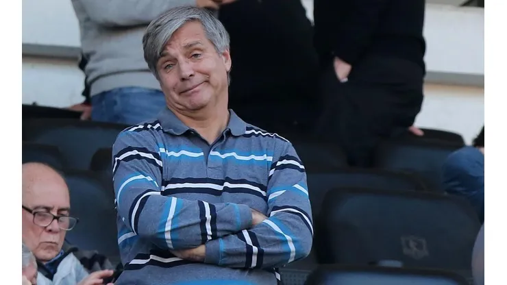 Harold Mayne-Nicholls vive un momento tenso en Colo Colo