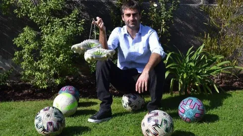 Rosende cuelga los botines