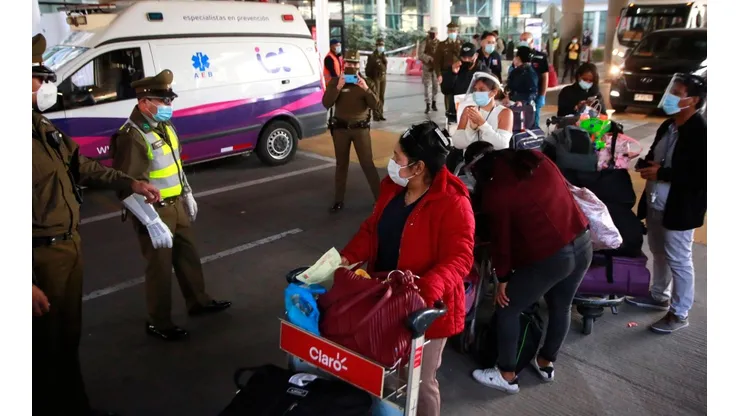 Viajeros que ingresan a Chile son trasladados a hotel transitorio