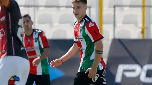 Bruno Barticciotto celebra su debut y gol, explicando la emotiva razón por la que no siente la mochila de su padre.