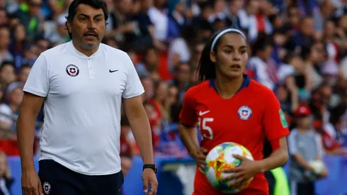 Letelier adelantó el duelo ante Camerún y la salida de Su Helen Galaz
