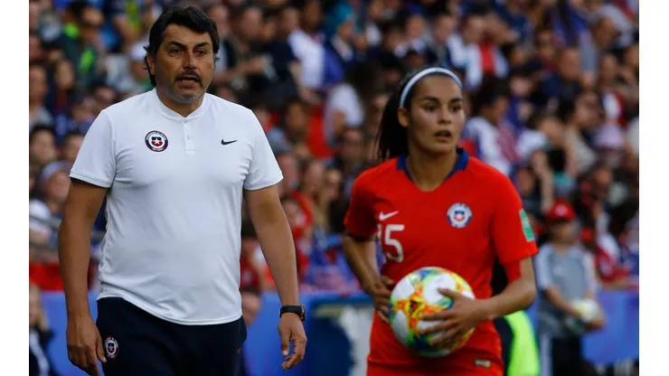 Letelier adelantó el duelo ante Camerún y la salida de Su Helen Galaz