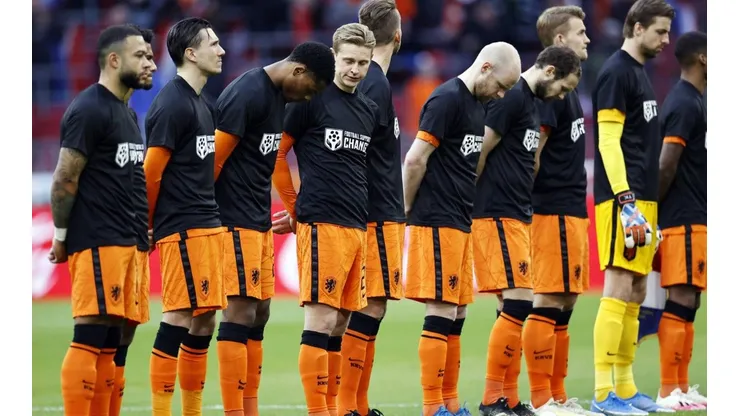 Holanda salió a la cancha con camisetas que aludían al respeto a los derechos humanos