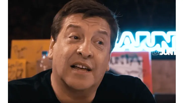 Julio César Rodríguez en el capítulo de "La Junta" en que conversó con Flor de Rap y cuestionó a los auspiciadores.