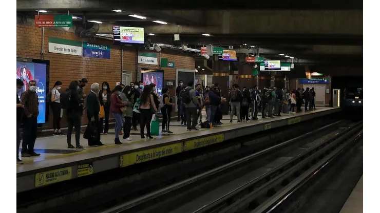 El servicio de trenes de Santiago no se ha detenido aún con la Región en Fase 1.